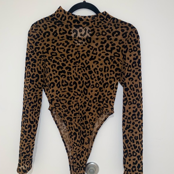 Boohoo velvet leopard highcut bodysuit - Picture 2 of 11